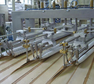 Industrial Swiss Roll Machine , Cake Making Machine For Jam Filled Roll Cake supplier